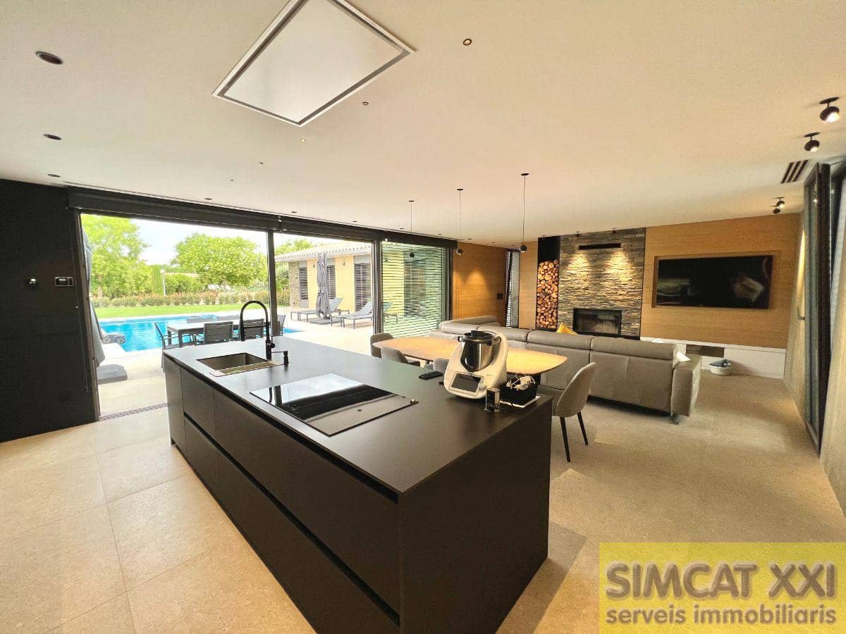 4 soveværelse Villa til salg i Navata med swimmingpool - € 1.075.000 (Ref: 9691534)