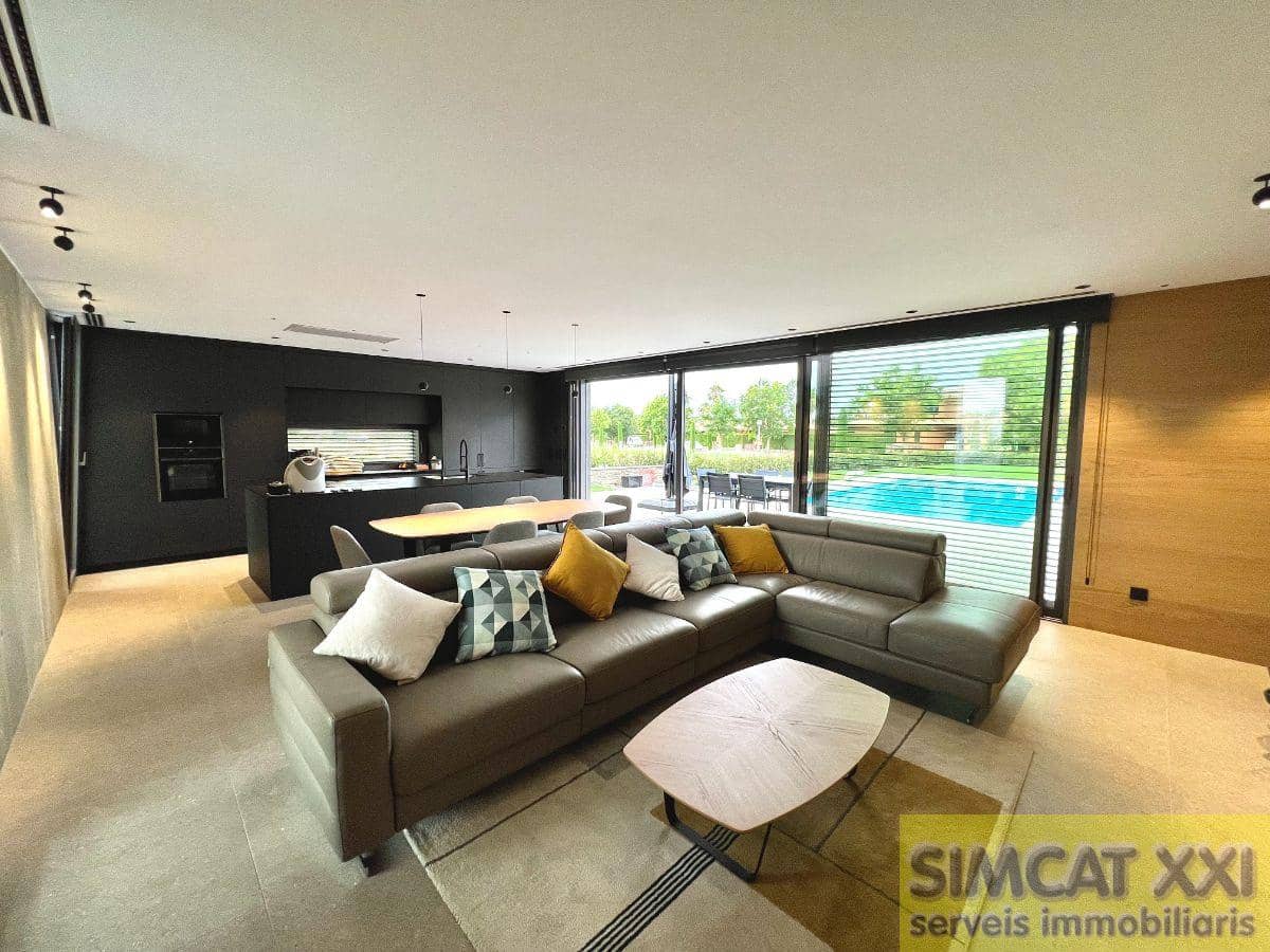 4 soveværelse Villa til salg i Navata med swimmingpool - € 1.075.000 (Ref: 9691534)