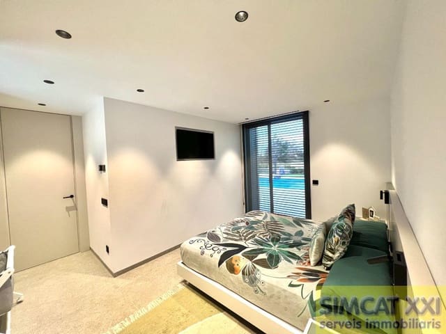 4 soveværelse Villa til salg i Navata med swimmingpool - € 1.075.000 (Ref: 9691534)