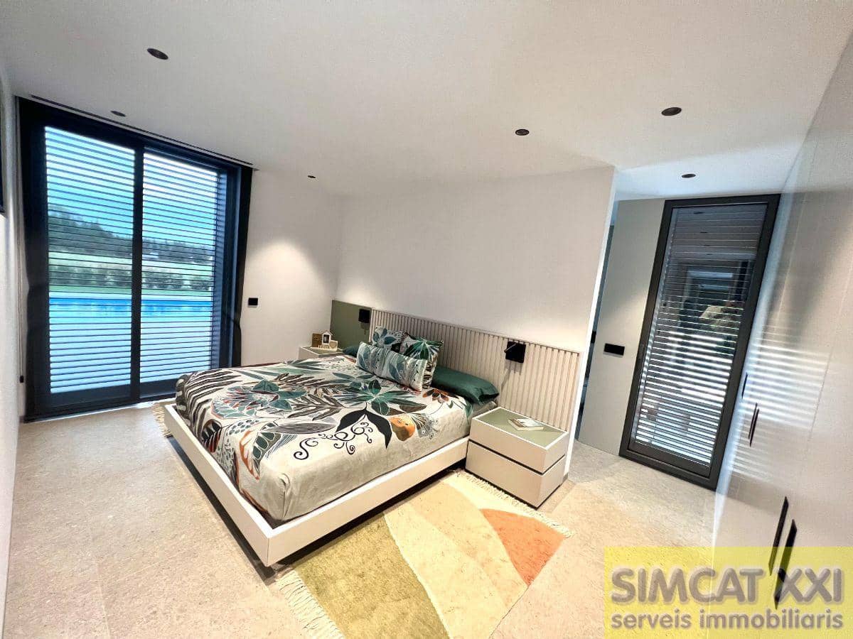 4 soveværelse Villa til salg i Navata med swimmingpool - € 1.075.000 (Ref: 9691534)