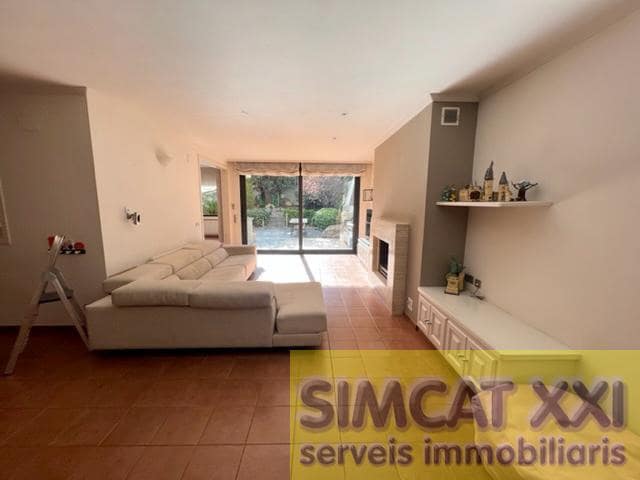 4 sypialnia Willa na sprzedaż w Figueres z garażem - 560 000 € (Ref: 9691535)