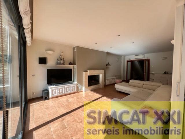 4 sypialnia Willa na sprzedaż w Figueres z garażem - 560 000 € (Ref: 9691535)