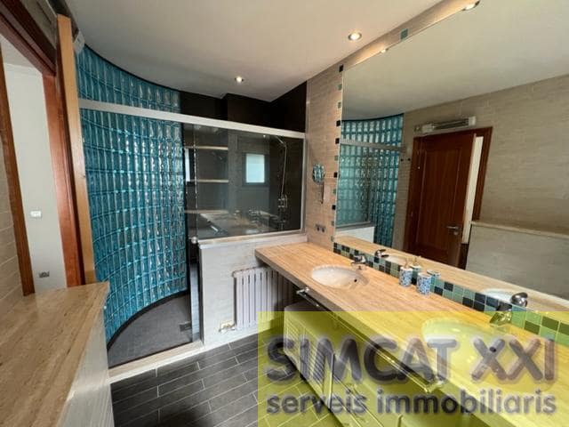 4 sypialnia Willa na sprzedaż w Figueres z garażem - 560 000 € (Ref: 9691535)