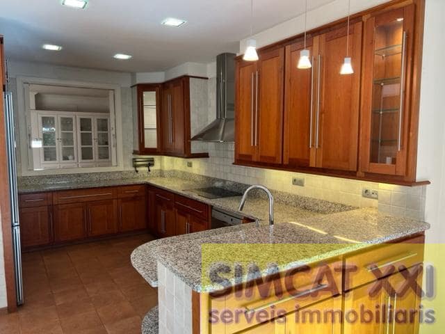 4 sypialnia Willa na sprzedaż w Figueres z garażem - 560 000 € (Ref: 9691535)