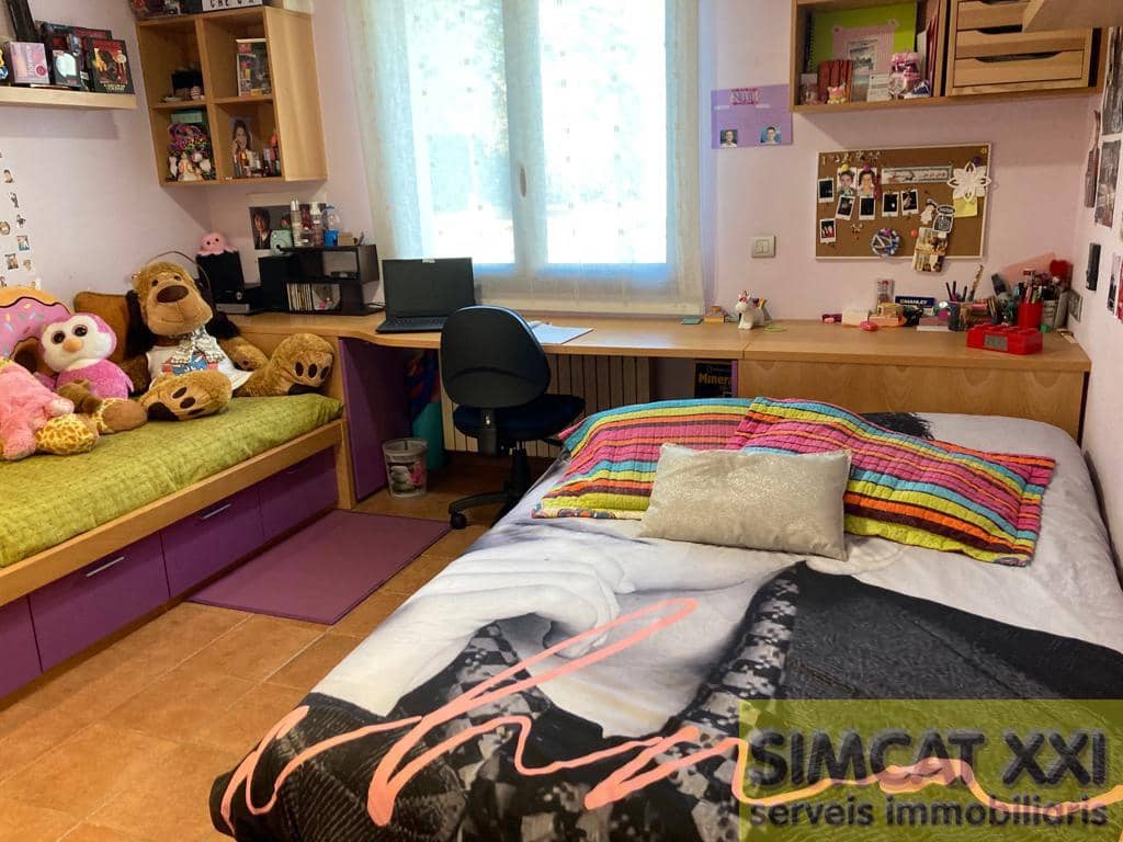 4 sypialnia Willa na sprzedaż w Figueres z garażem - 560 000 € (Ref: 9691535)