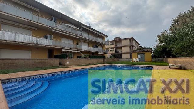 2 bedroom Flat for sale in Sant Pere Pescador with pool garage - € 181,000 (Ref: 9691539)
