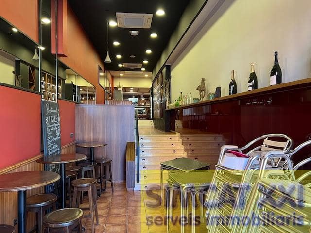 4 bedroom Commercial for sale in Figueres - € 126,000 (Ref: 9691570)