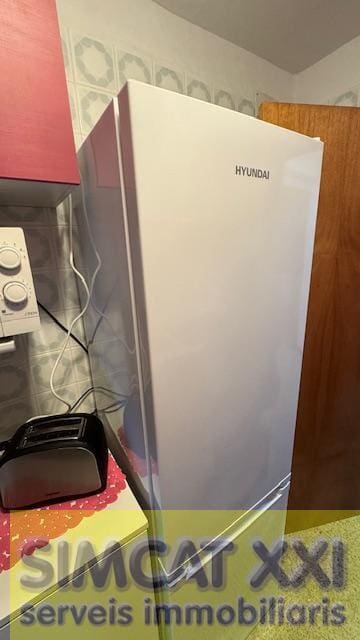 3 bedroom Flat for rent in Albanya - € 700 (Ref: 9702402)