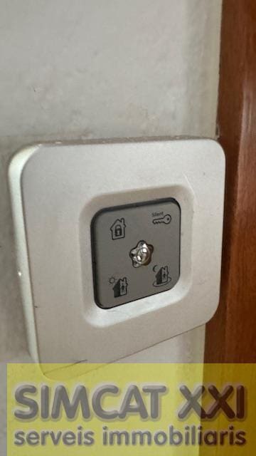 3 bedroom Flat for rent in Albanya - € 700 (Ref: 9702402)