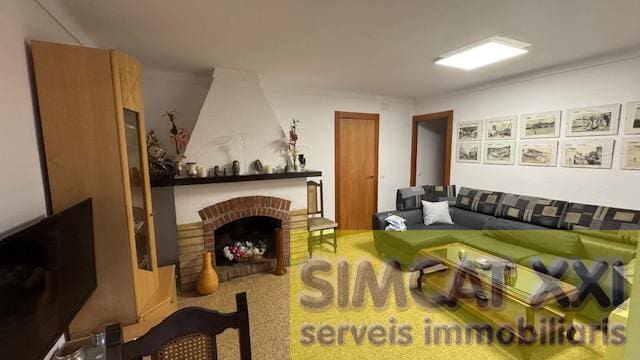 3 bedroom Flat for rent in Albanya - € 700 (Ref: 9702402)