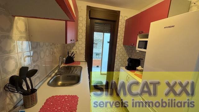 3 bedroom Flat for rent in Albanya - € 700 (Ref: 9702402)