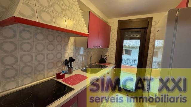 3 bedroom Flat for rent in Albanyà - € 700 (Ref: 9702402)