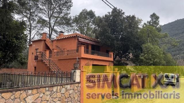 3 bedroom Flat for rent in Albanya - € 700 (Ref: 9702402)