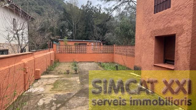 3 bedroom Flat for rent in Albanyà - € 700 (Ref: 9702402)