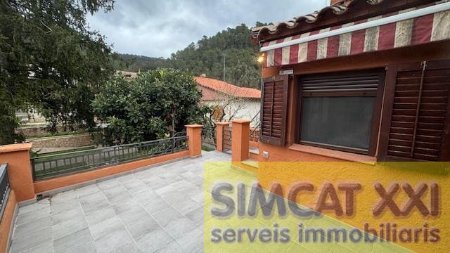 3 bedroom Flat for rent in Albanyà - € 700 (Ref: 9702402)