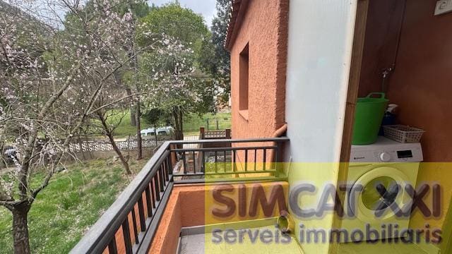 3 bedroom Flat for rent in Albanya - € 700 (Ref: 9702402)