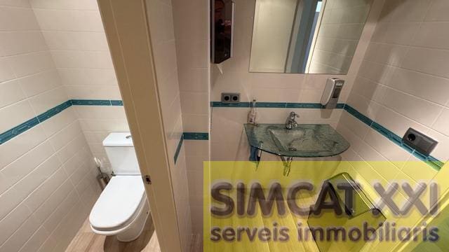 6 bedroom Commercial for sale in Empuriabrava with garage - € 289,000 (Ref: 9712417)