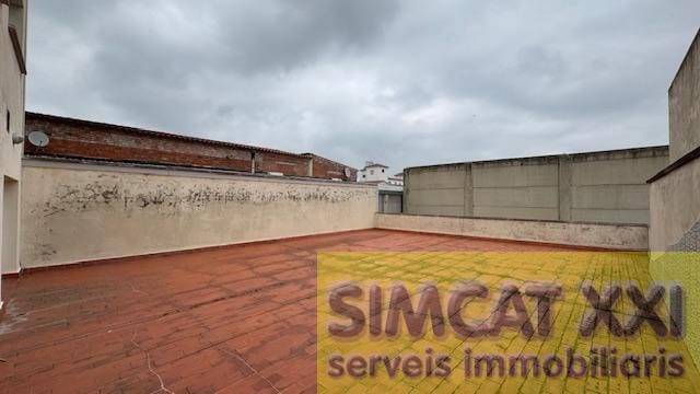6 bedroom Commercial for sale in Empuriabrava with garage - € 289,000 (Ref: 9712417)