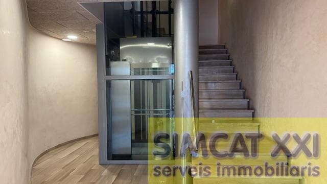 6 bedroom Commercial for sale in Empuriabrava with garage - € 289,000 (Ref: 9712417)