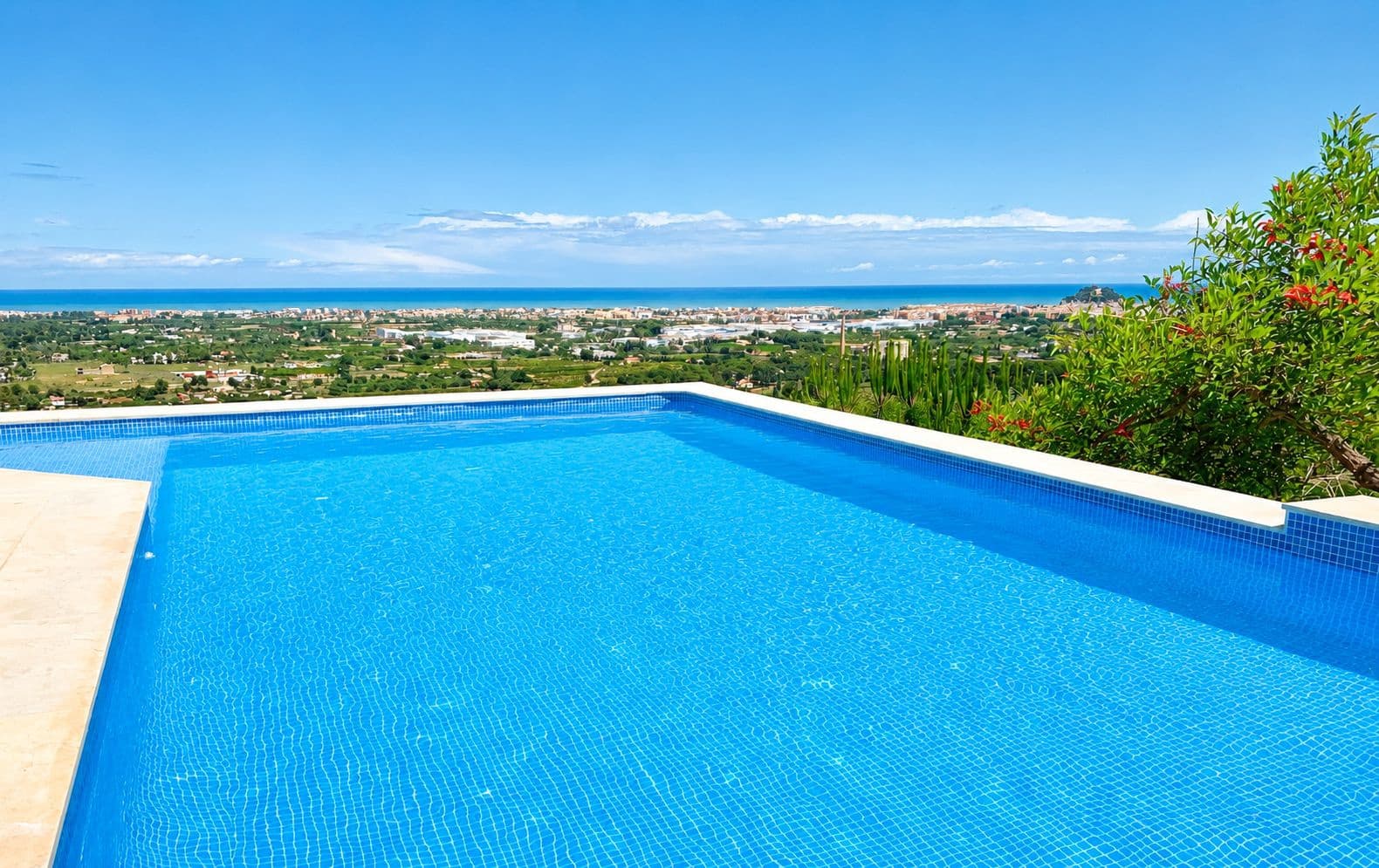 4 soveværelse Villa til salg i Denia med swimmingpool garage - € 1.499.000 (Ref: 10004481)