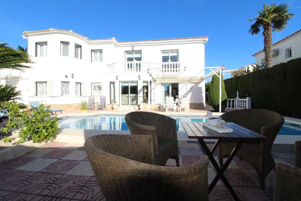 4 bedroom Villa for sale in Denia with pool garage - € 595,000 (Ref: 6810344)