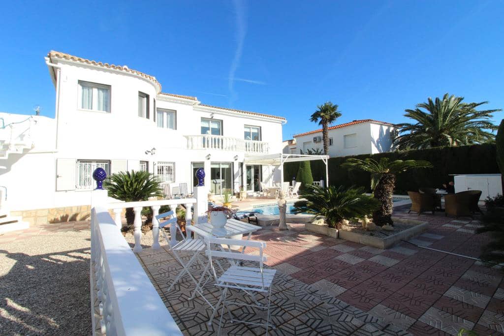 4 bedroom Villa for sale in Denia with pool garage - € 595,000 (Ref: 6810344)
