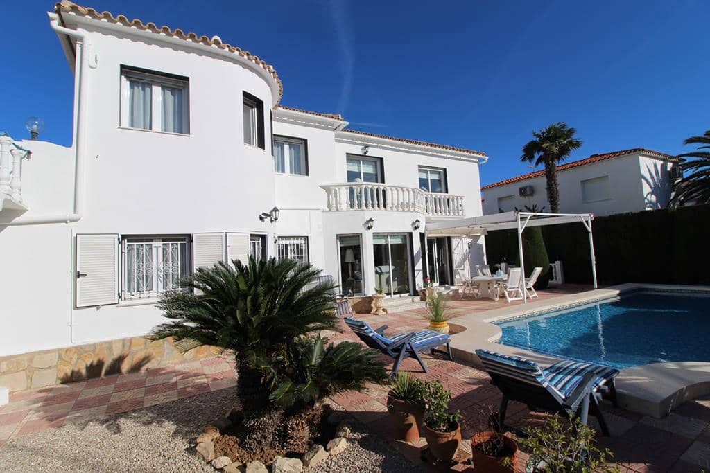 4 bedroom Villa for sale in Denia with pool garage - € 595,000 (Ref: 6810344)