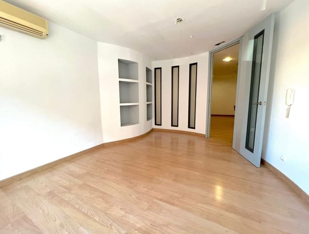 5 makuuhuone Kaupallinen vuokrattavana paikassa Centro Urbano, Dénia - 800 € (Ref: 6810353)