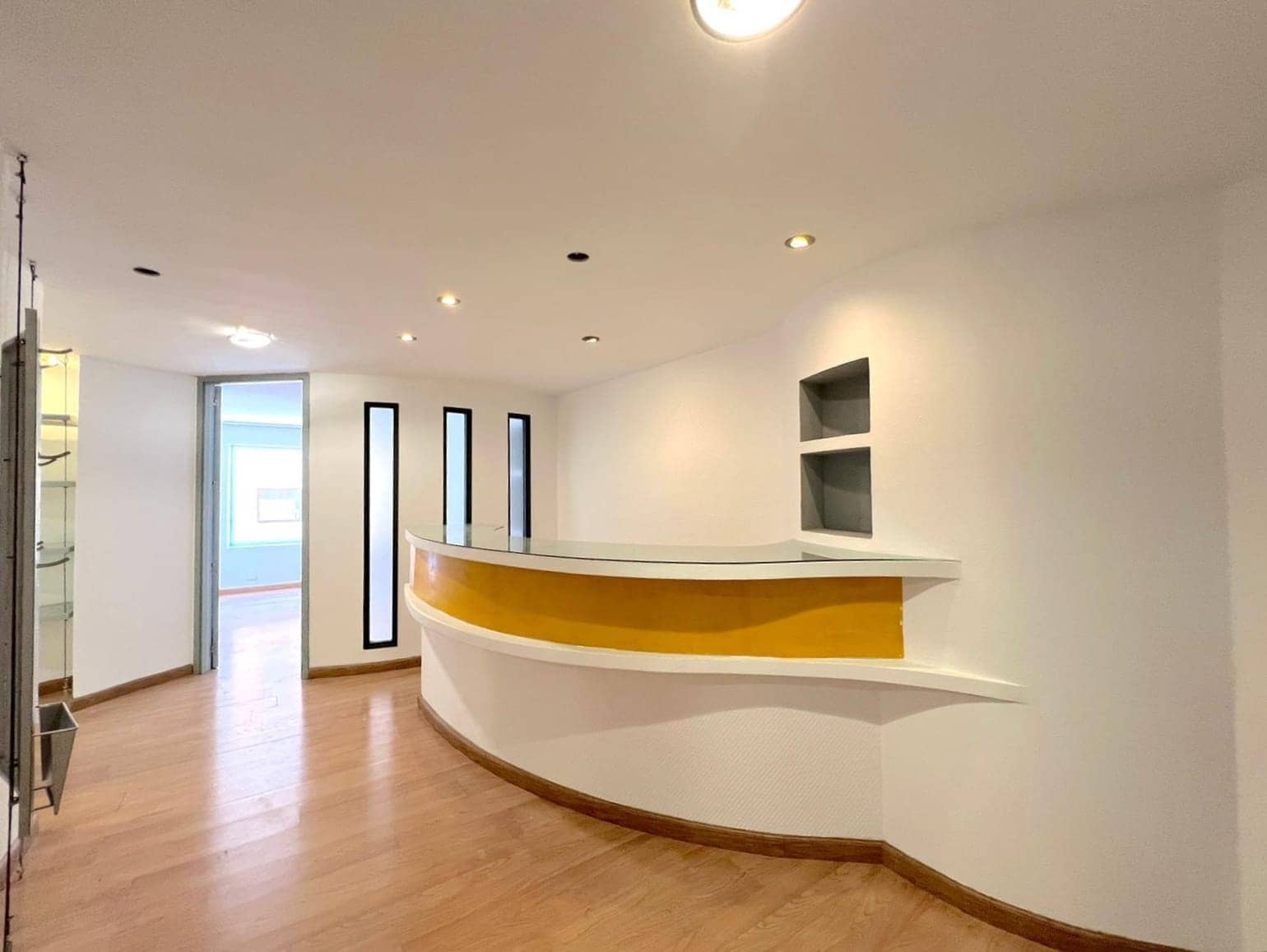 5 Zimmer Gewerbe zu vermieten in Denia - 800 € (Ref: 6810353)