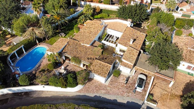 5 sypialnia Willa na sprzedaż w El Montgó, Dénia z basenem garażem - 990 000 € (Ref: 7405358)