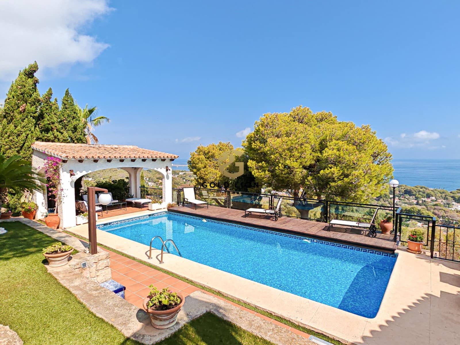 7 bedroom Villa for sale in Denia with pool garage - € 1,650,000 (Ref: 8481405)