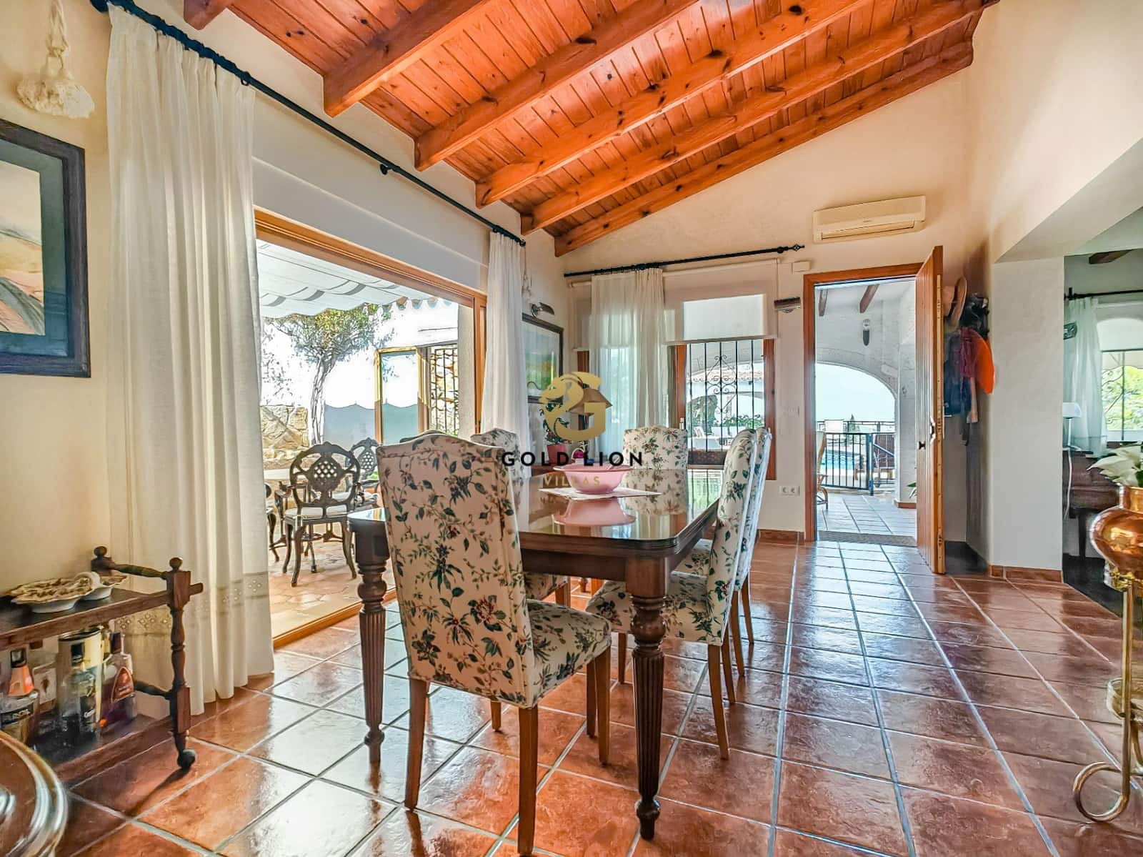 7 bedroom Villa for sale in Denia with pool garage - € 1,650,000 (Ref: 8481405)