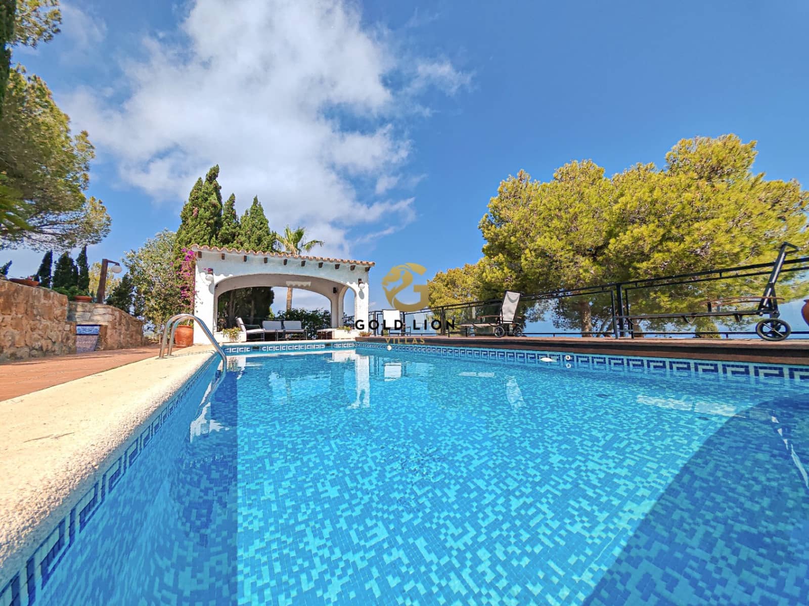 7 bedroom Villa for sale in Denia with pool garage - € 1,650,000 (Ref: 8481405)