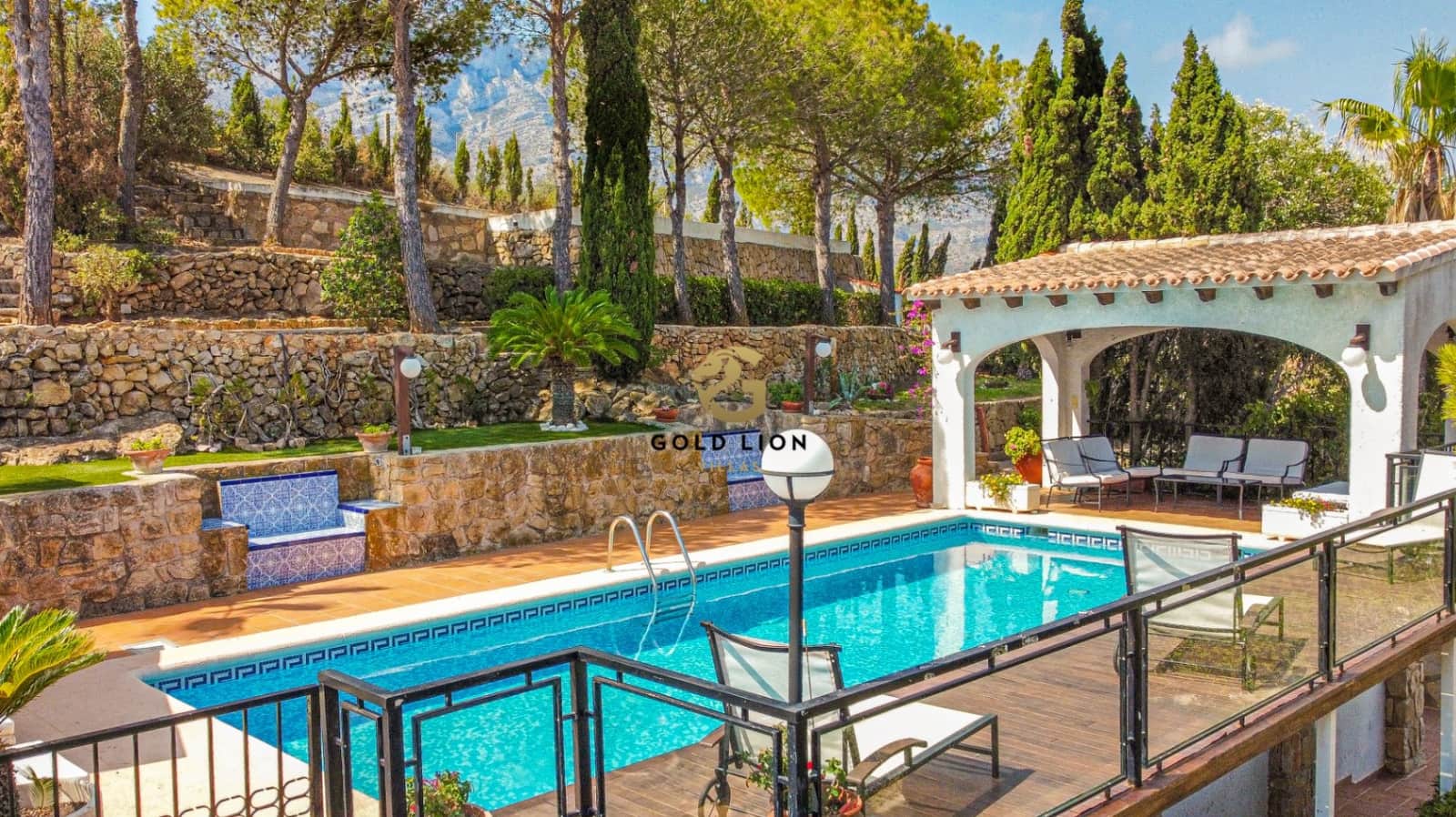 7 bedroom Villa for sale in Denia with pool garage - € 1,650,000 (Ref: 8481405)