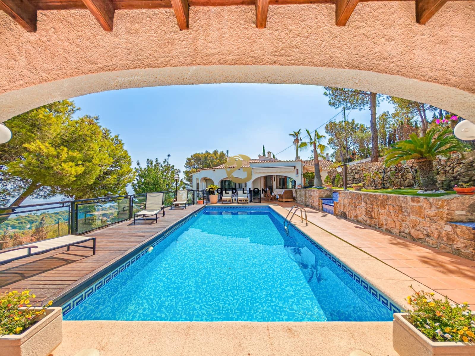 7 bedroom Villa for sale in Denia with pool garage - € 1,650,000 (Ref: 8481405)