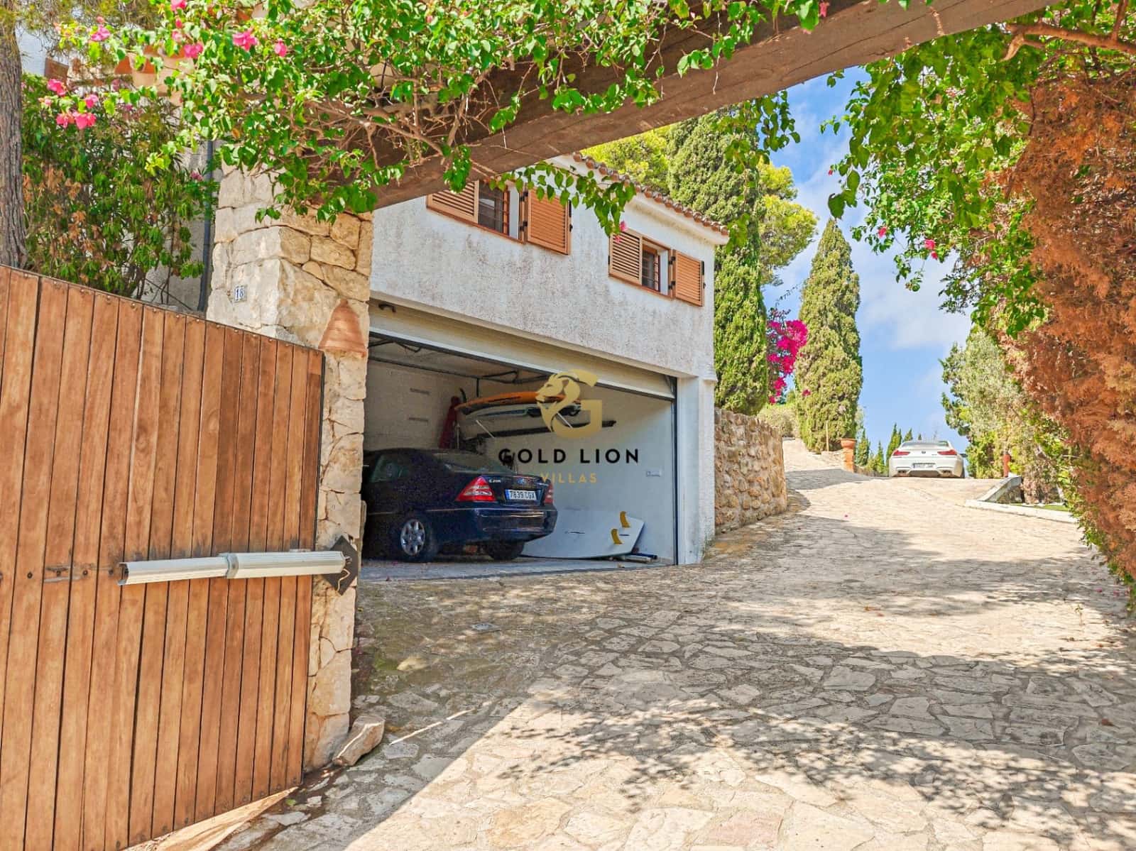 7 bedroom Villa for sale in Denia with pool garage - € 1,650,000 (Ref: 8481405)