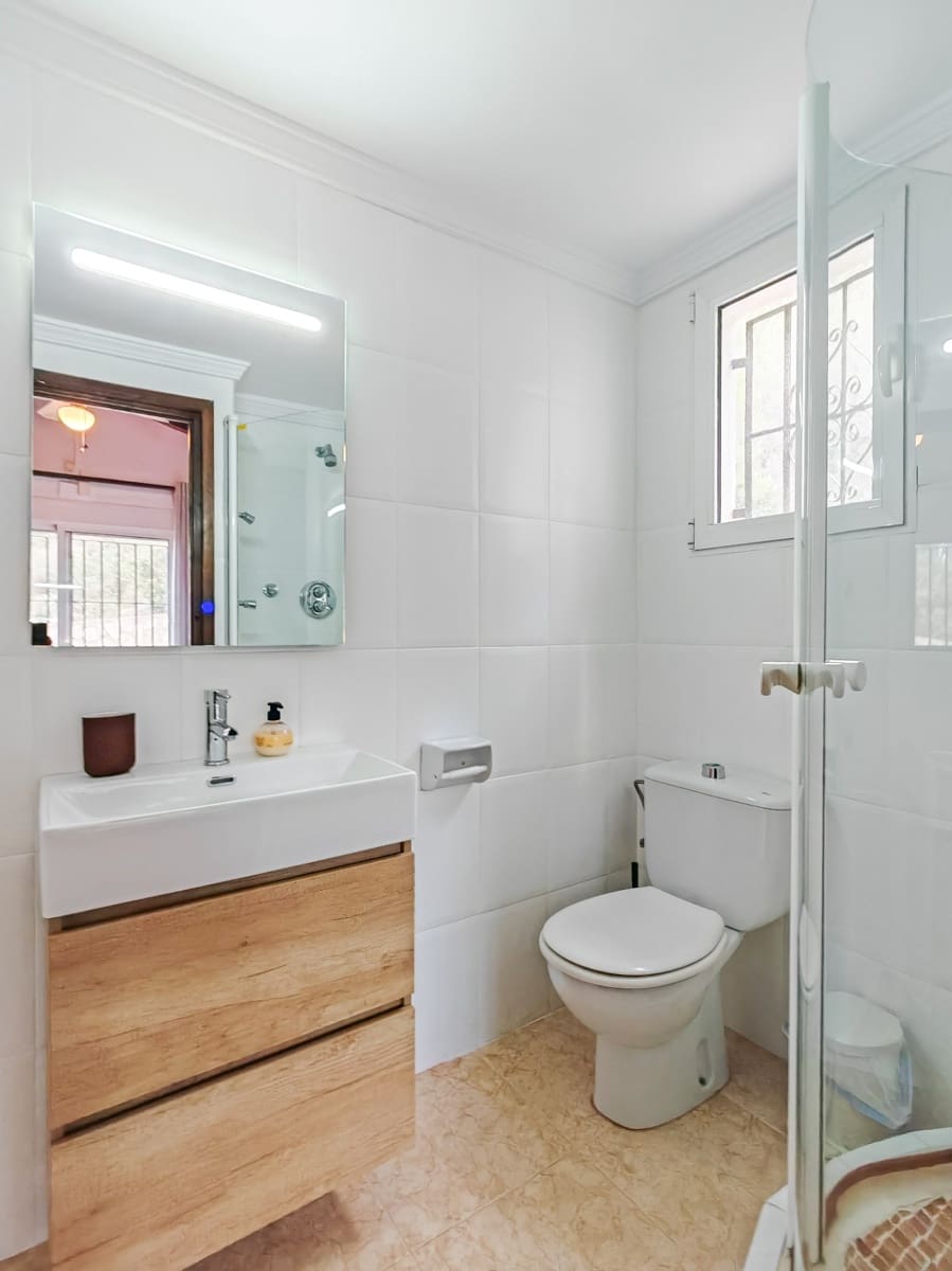 4 Zimmer Villa zu verkaufen in Denia mit Pool Garage - 580.000 € (Ref: 8573293)