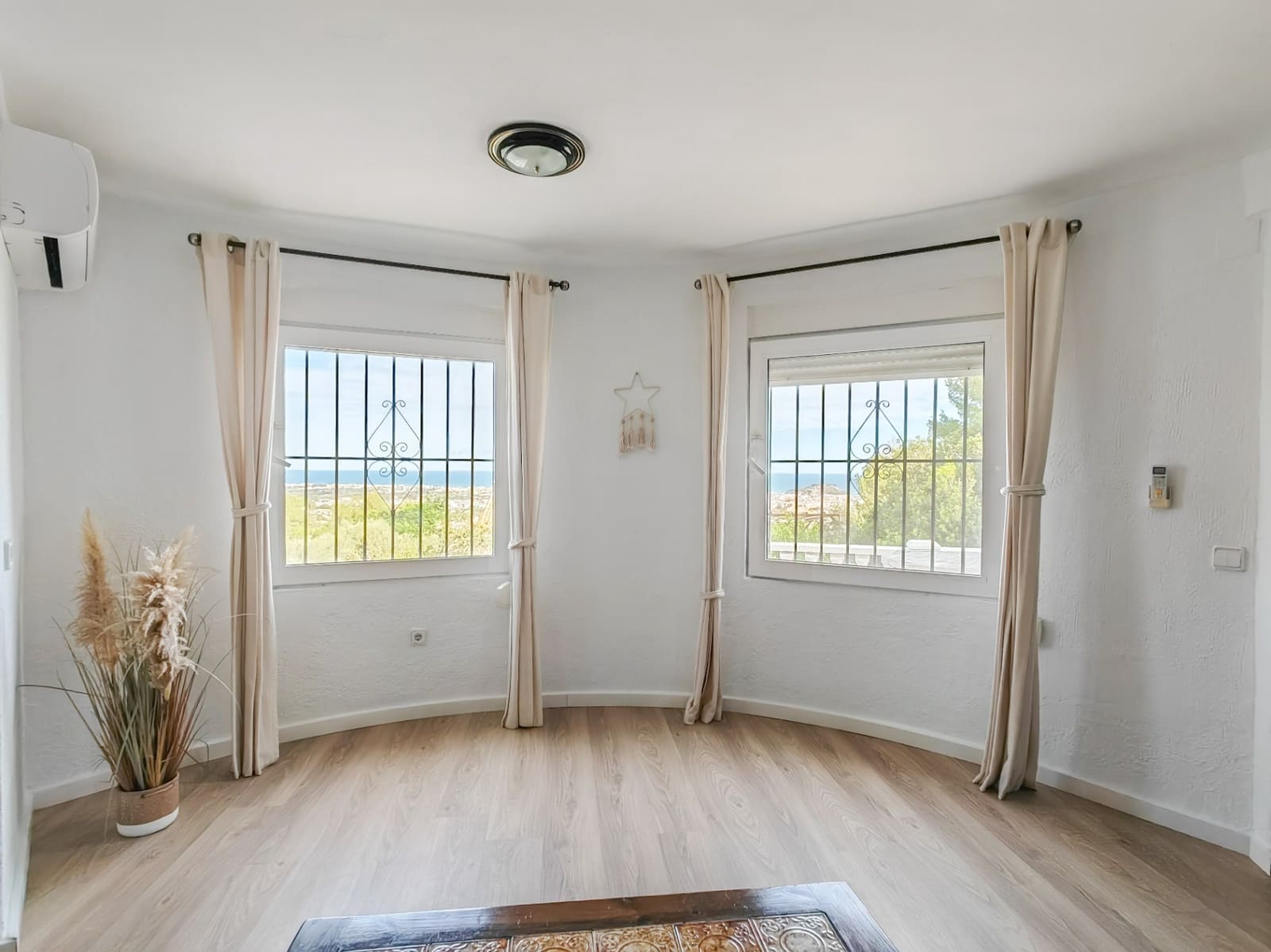 4 Zimmer Villa zu verkaufen in Denia mit Pool Garage - 580.000 € (Ref: 8573293)