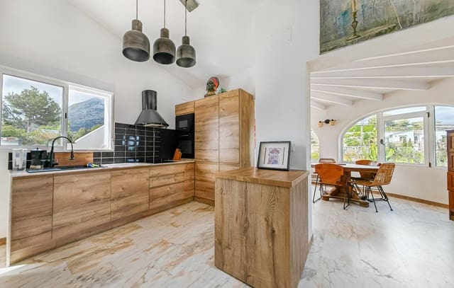 5 Zimmer Villa zu verkaufen in El Montgó, Dénia mit Pool Garage - 725.000 € (Ref: 8969743)