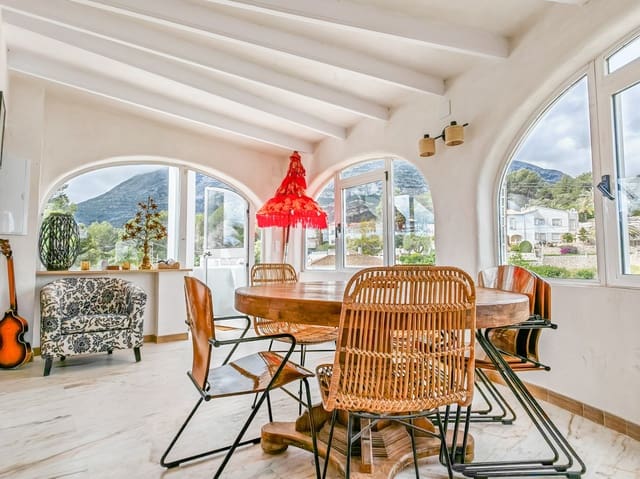 5 Zimmer Villa zu verkaufen in El Montgó, Dénia mit Pool Garage - 725.000 € (Ref: 8969743)