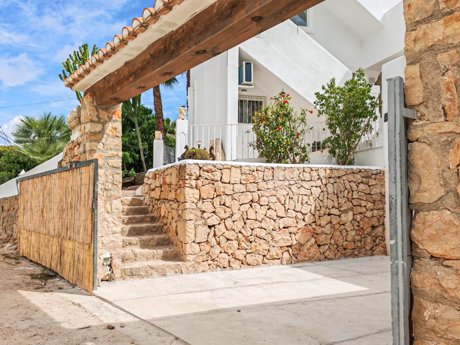 5 quarto Moradia para venda em Denia com piscina garagem - 725 000 € (Ref: 8969743)