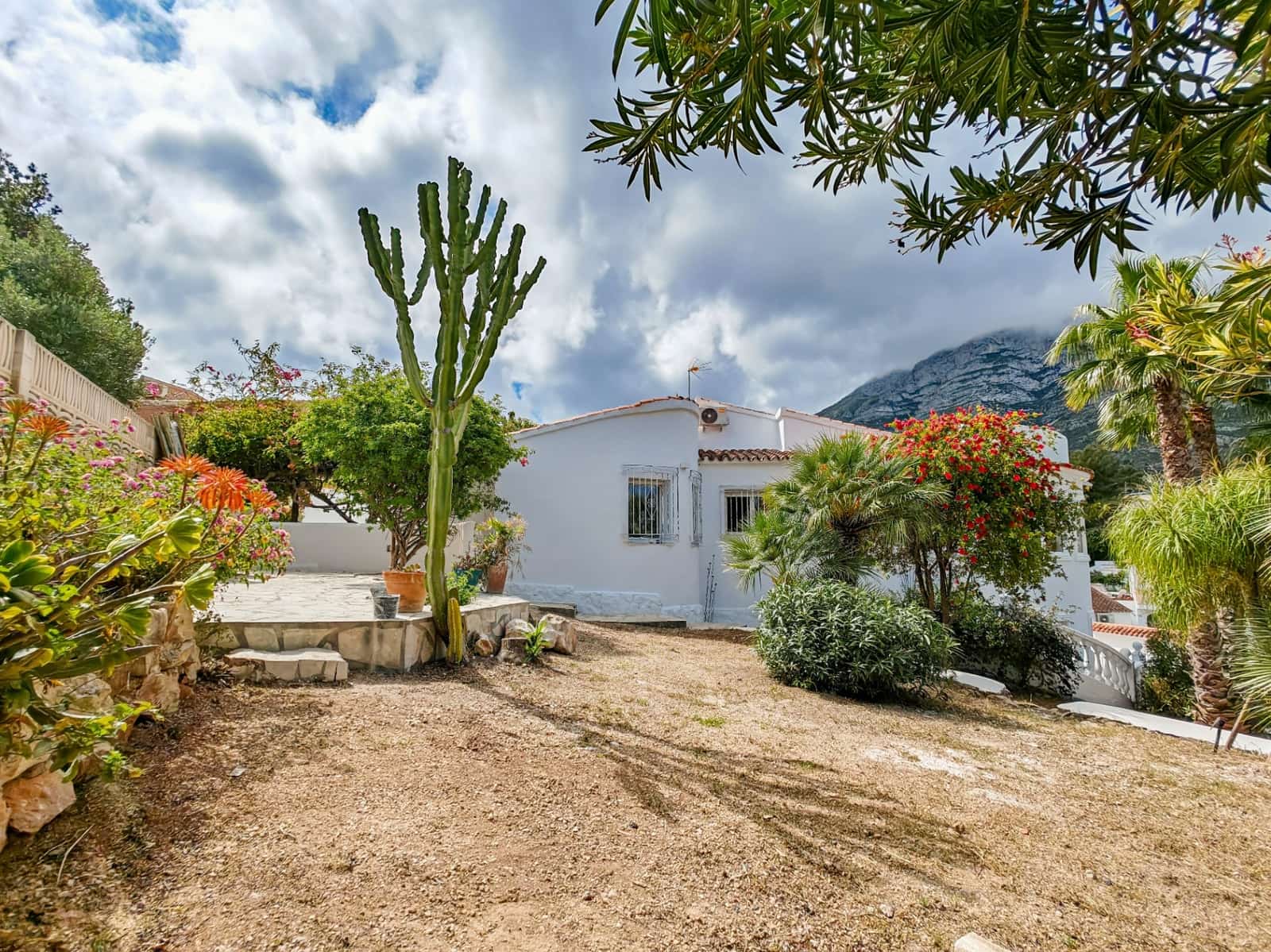 5 quarto Moradia para venda em Denia com piscina garagem - 725 000 € (Ref: 8969743)