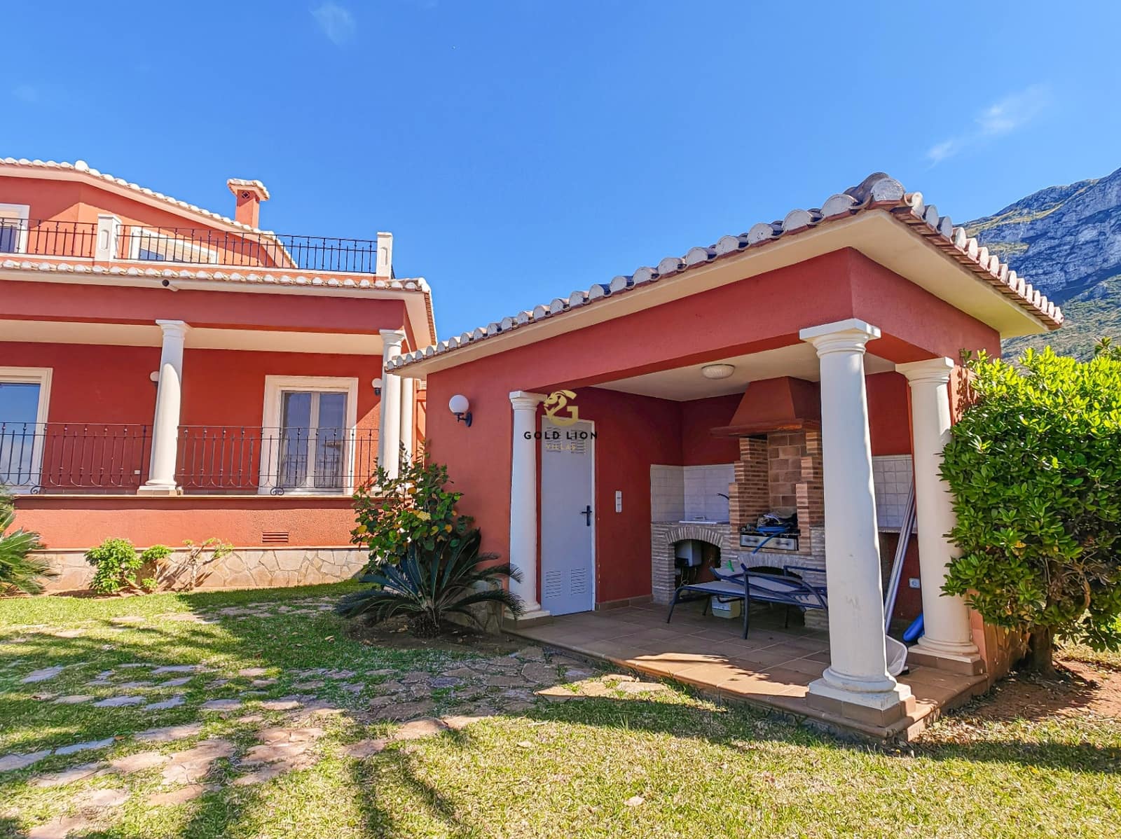4 soveværelse Villa til salg i Denia med swimmingpool garage - € 1.090.000 (Ref: 9084753)