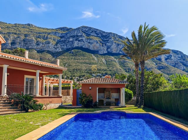 4 Zimmer Villa zu verkaufen in El Montgó, Dénia mit Pool Garage - 1.090.000 € (Ref: 9084753)