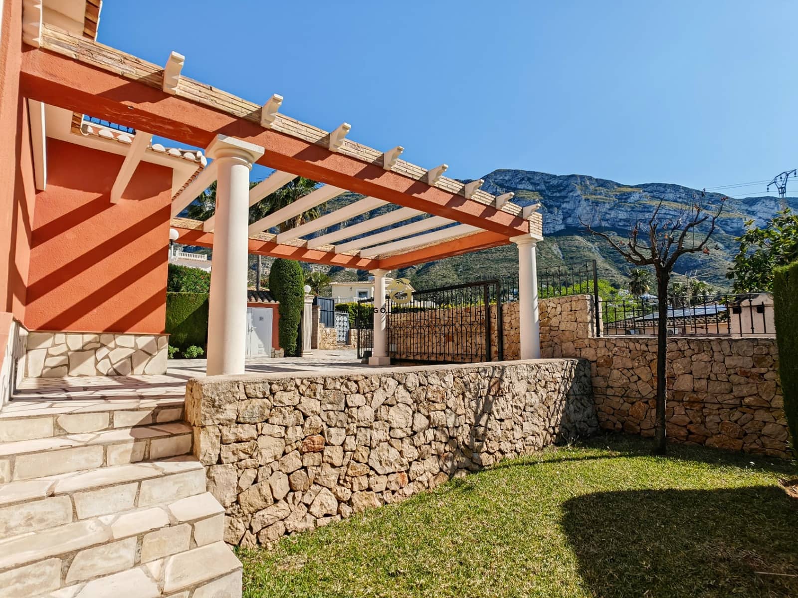 4 soveværelse Villa til salg i Denia med swimmingpool garage - € 1.090.000 (Ref: 9084753)