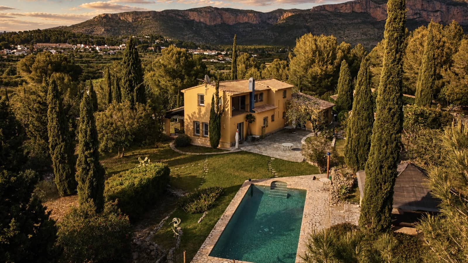 3 soverom Villa til salgs i Denia med svømmebasseng garasje - € 995 000 (Ref: 9190274)