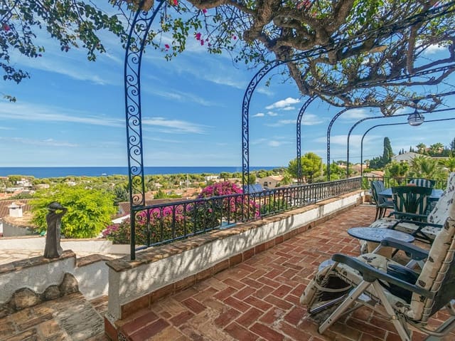 5 Zimmer Villa zu verkaufen in El Montgó, Dénia mit Pool Garage - 990.000 € (Ref: 9265094)