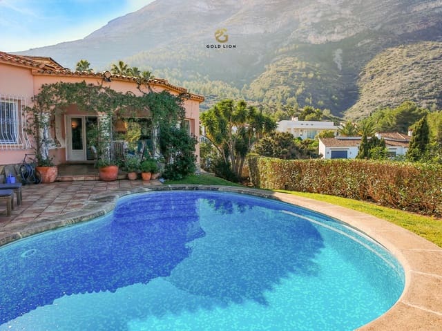 2 quarto Moradia para venda em El Montgó, Dénia com piscina garagem - 680 000 € (Ref: 9517972)