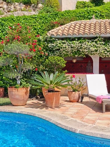 2 soverom Villa til salgs i El Montgó, Dénia med svømmebasseng garasje - € 680 000 (Ref: 9517972)