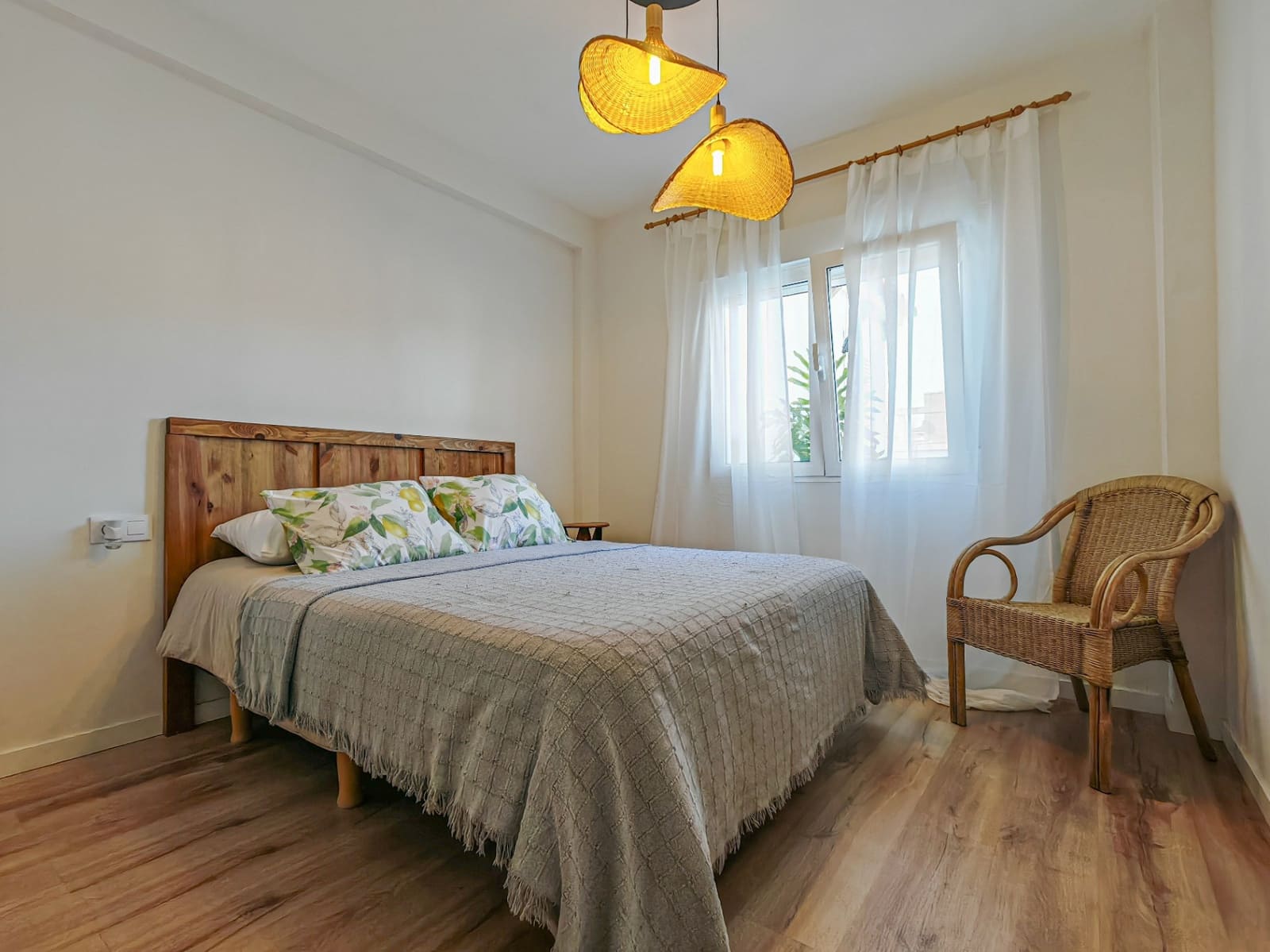 Ático de 3 habitaciones en Dénia en alquiler con garaje - 1.400 € (Ref: 9534751)